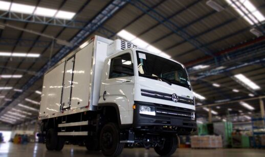 Grand Lakes Veículos entrega 200 caminhões em Angola - ASPERBRAS
